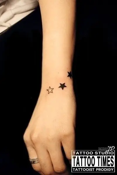 141 Wrist Tattoos and Designs to Make You Jealous