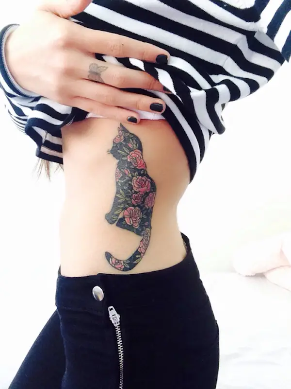 40 Sexiest Rib Tattoos for Girls